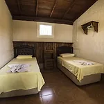 فندق Atillas Getaway 3*