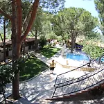 فندق Atillas Getaway 3*