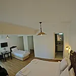 Atillas Getaway 3* سلجوك