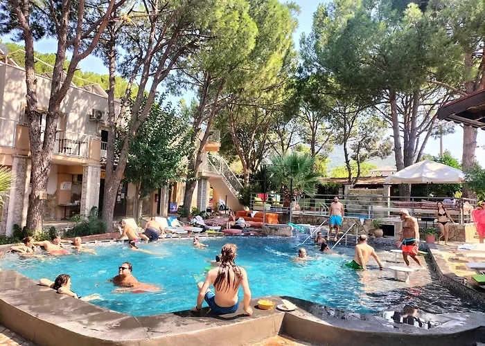 מלון Atillas Getaway 3*