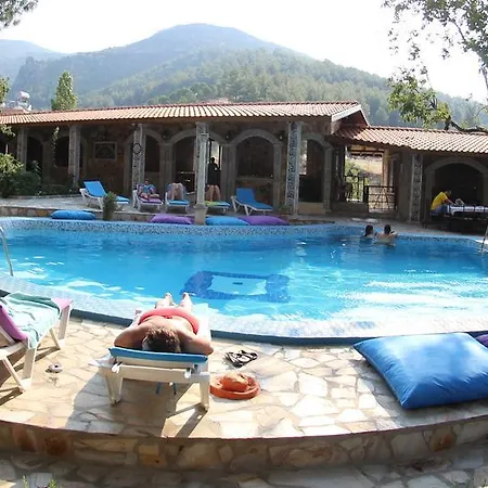 Atillas Getaway 호텔