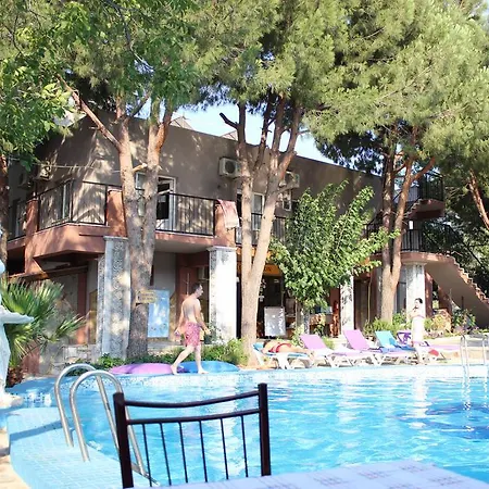 호텔 Atillas Getaway 3*