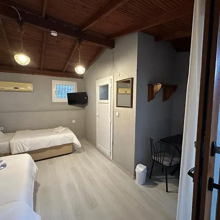 Atillas Getaway 호텔 3*