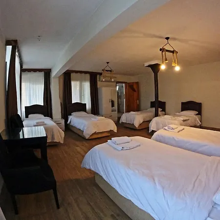 Atillas Getaway 호텔 3*