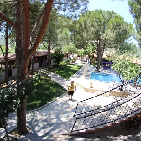 Отель Atillas Getaway 3*