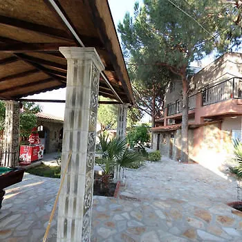 Atillas Getaway Hotel 3*